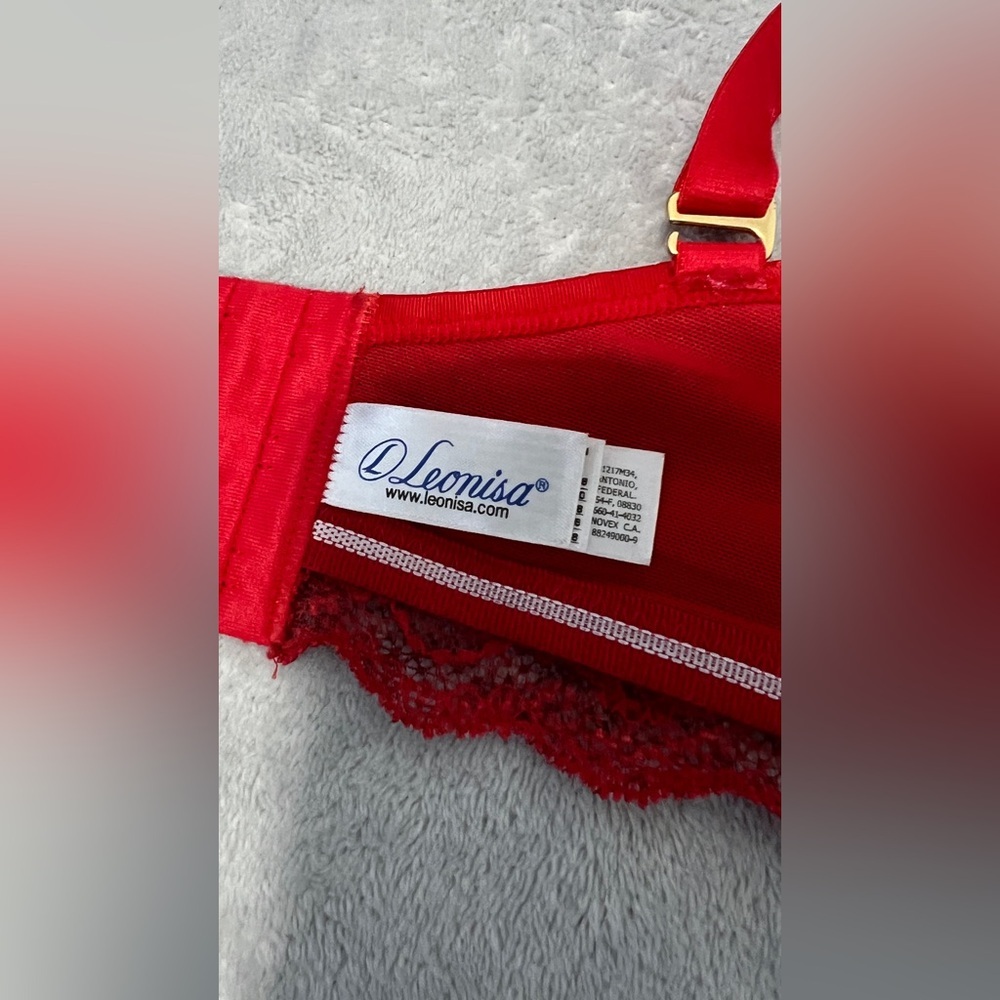 Leonisa Chic, comfortable and sexy red strapless bra - Picture 8 of 12